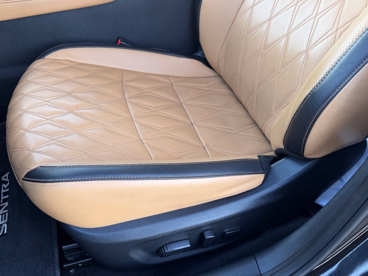 Certified 2025 Nissan Sentra SV w/ SV Premium Package FWD image 31