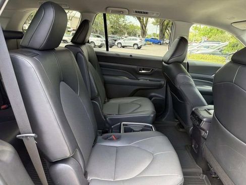 Certified 2025 Toyota Grand Highlander FWD image 20