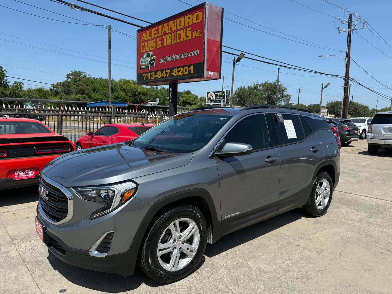 Used 2020 GMC Terrain SLE w/ Driver Convenience Package FWD image 1