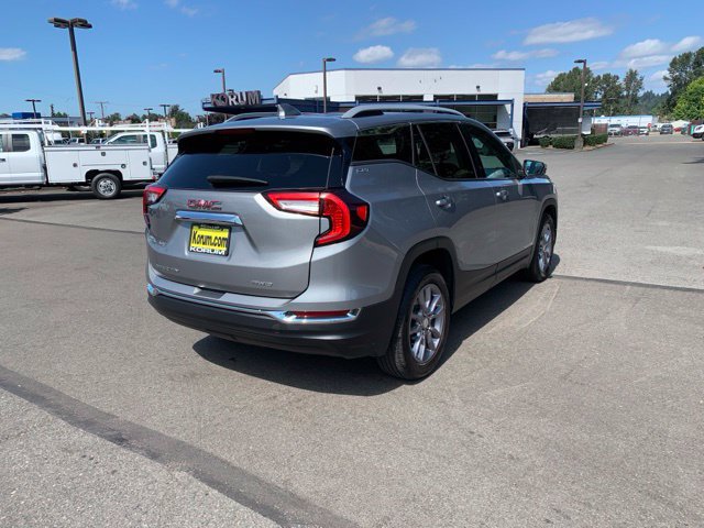 Used 2024 GMC Terrain SLT AWD/4WD image 7
