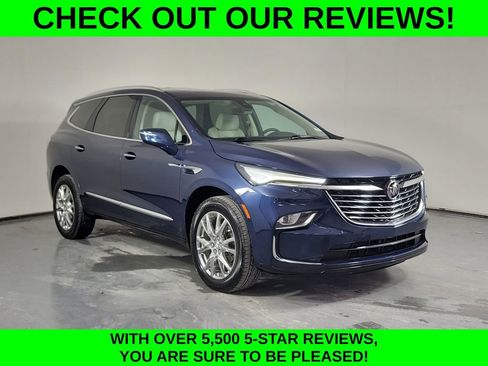 Used 2023 Buick Enclave Essence w/ Experience Buick Package FWD image 3