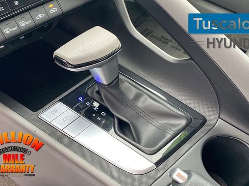Used 2024 Hyundai Elantra SEL image 23