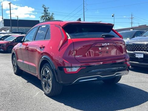 Certified 2023 Kia Niro Wind w/ Wind Preserve Package FWD image 9