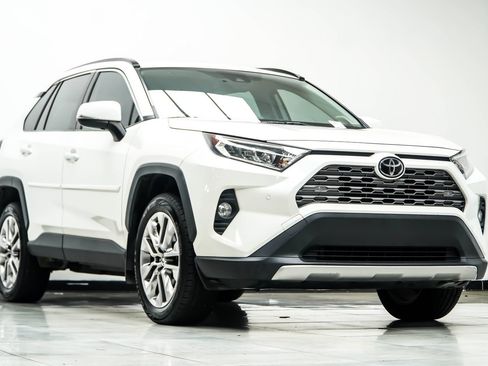 Used 2020 Toyota RAV4 Limited w/ All Weather Liner Package FWD image 4