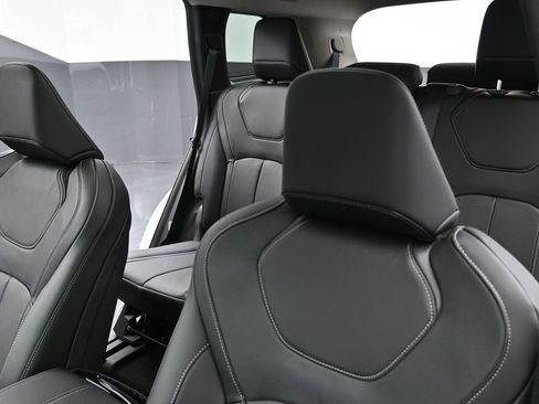 Used 2025 INFINITI QX60 Luxe w/ Vision Package image 19