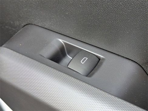 New 2025 Chevrolet Colorado LT w/ LT Convenience Package image 32