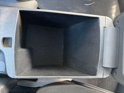 Used 2013 Hyundai Elantra Limited w/ Technology Pkg image 35