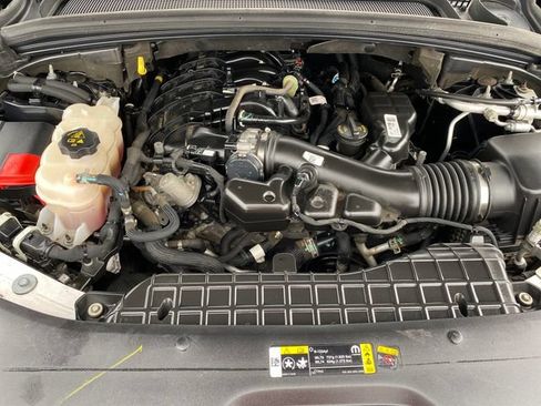 Used 2023 Jeep Grand Cherokee Limited AWD/4WD image 22