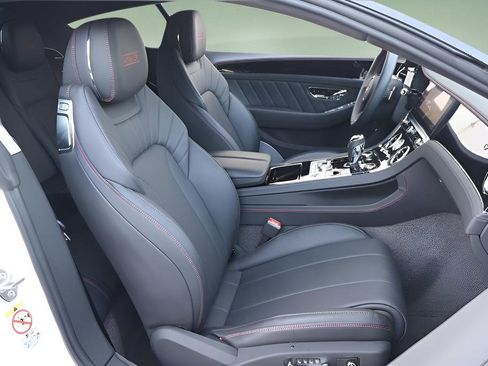 Used 2024 Bentley Continental GT V8 image 19