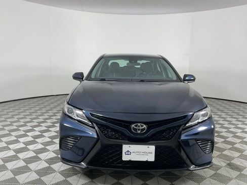 Used 2020 Toyota Camry SE w/ Carpet Mat Package FWD image 4