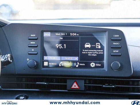 New 2025 Hyundai Elantra Sport FWD image 17