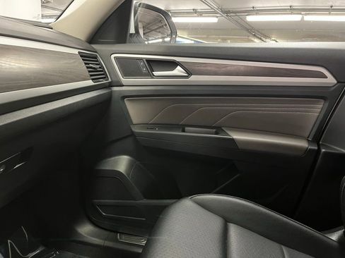 Certified 2023 Volkswagen Atlas SE w/ Black Wheel Package image 30