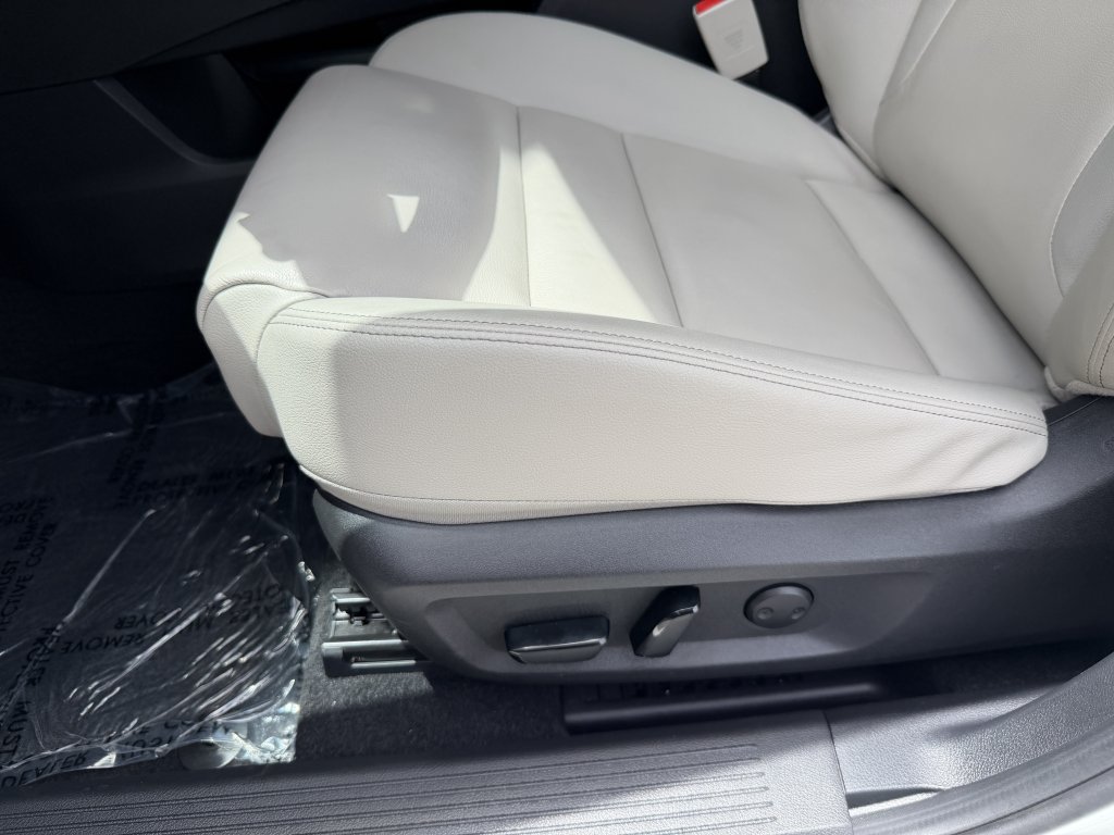 Used 2024 Nissan Rogue SL w/ SL Premium Package AWD/4WD image 32