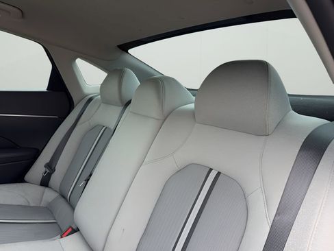 Used 2022 Hyundai Sonata SE w/ Cargo Package FWD image 9