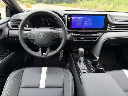 Used 2026 Toyota Camry SE w/ Multimedia Upgrade Package FWD image 22