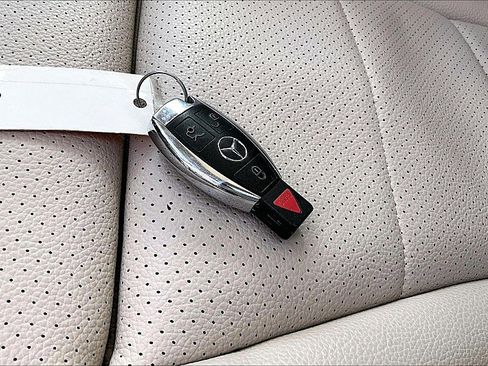 Used 2018 Mercedes-Benz C 300 Sedan w/ Premium Package image 10