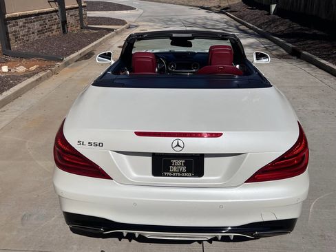 Used 2018 Mercedes-Benz SL 550 w/ Driver Assistance Package image 17