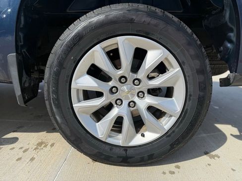 Used 2020 Chevrolet Silverado 1500 Custom w/ Custom Value Package image 10