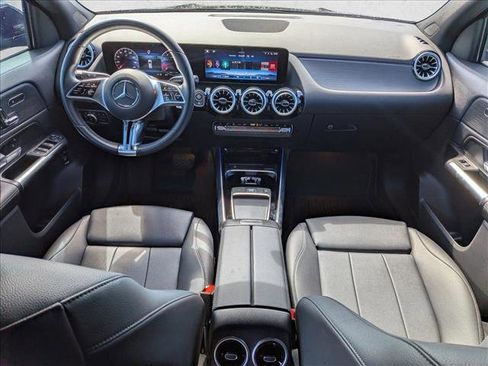 Used 2025 Mercedes-Benz GLA 250 image 17