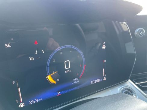 Used 2025 Chevrolet Trax LT image 40