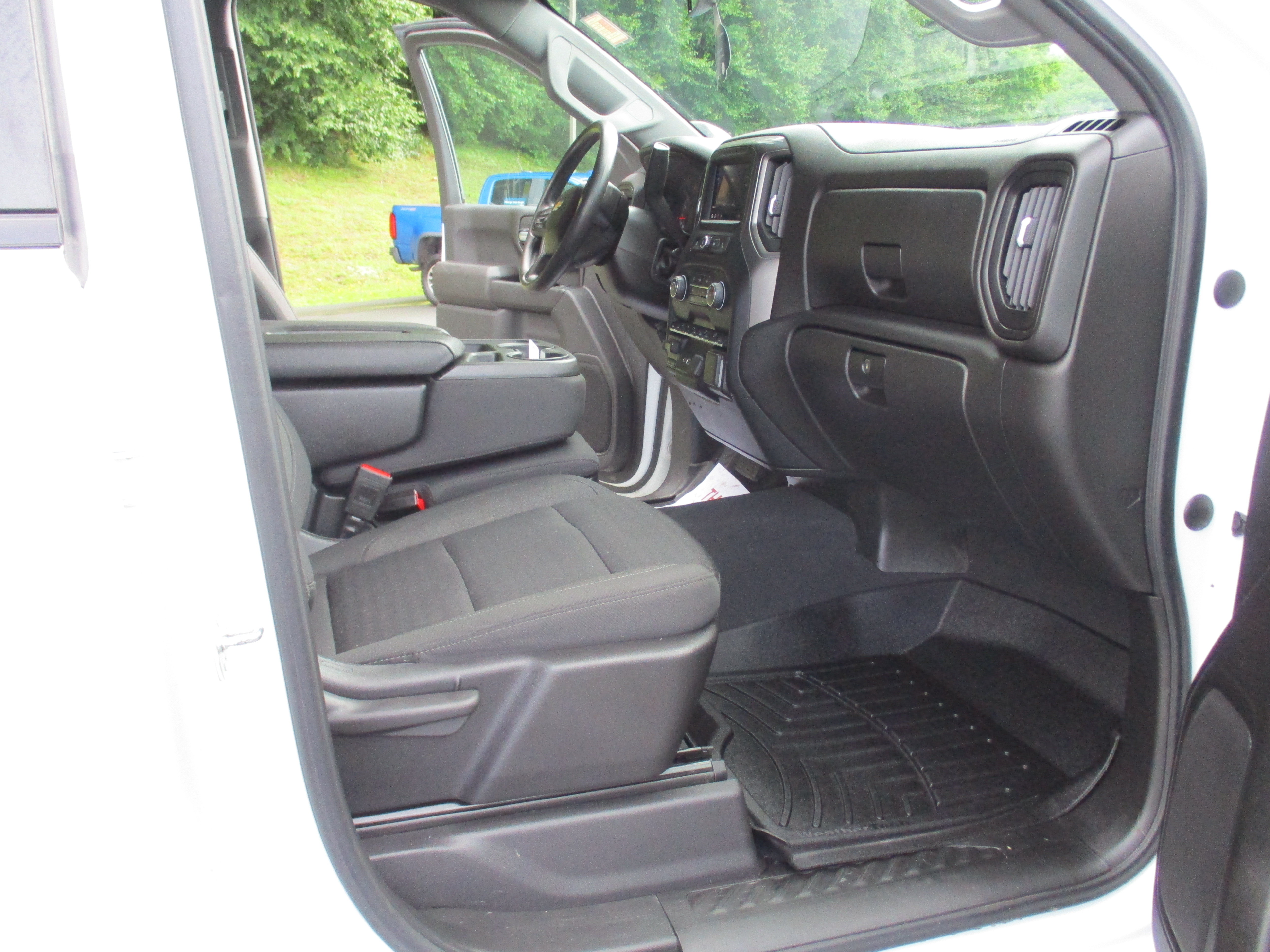 Used 2024 Chevrolet Silverado 2500 Custom w/ Custom Value Package AWD/4WD image 14