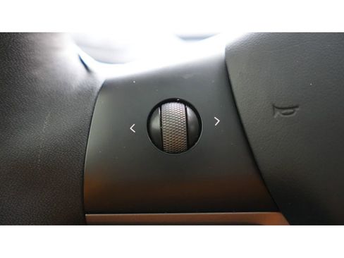 Used 2023 Tesla Model Y Long Range image 18