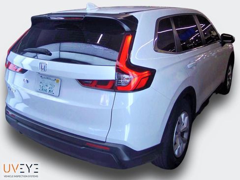 Used 2024 Honda CR-V LX image 3