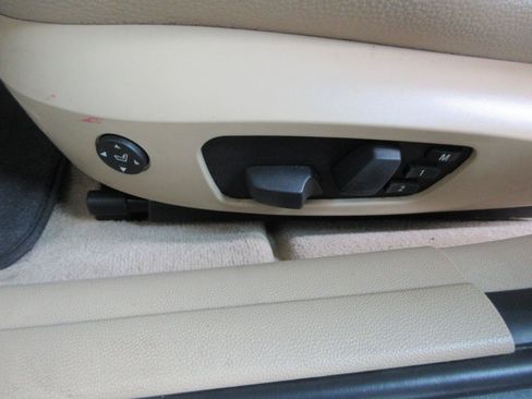 Used 2011 BMW 328i Wagon RWD image 9
