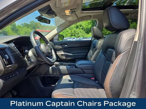 Used 2023 Nissan Pathfinder Platinum AWD/4WD image 2