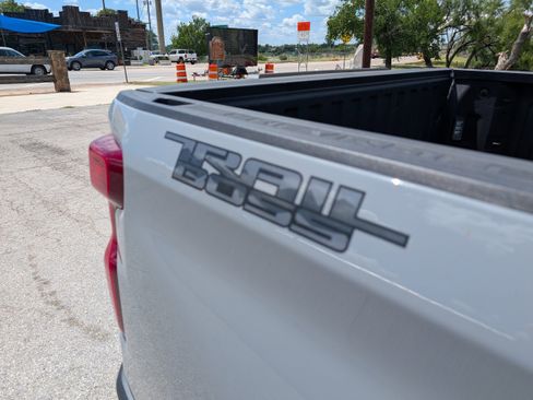 Used 2024 Chevrolet Silverado 1500 LT Trail Boss w/ Convenience Package II image 11