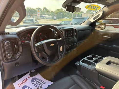 Used 2025 Chevrolet Silverado 1500 W/T w/ WT Value Package AWD/4WD image 19