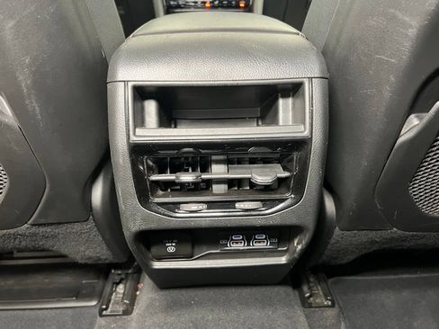 Used 2024 Jeep Grand Cherokee Altitude AWD/4WD image 16