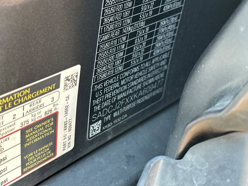 Used 2019 Jaguar F-PACE Premium image 38