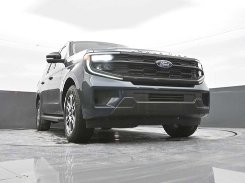 Used 2025 Ford Expedition Max Active image 36