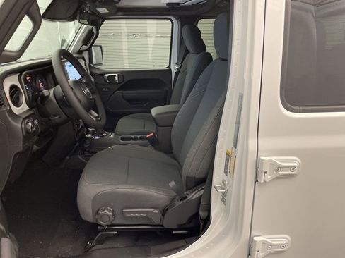 New 2026 Jeep Gladiator Sport image 14