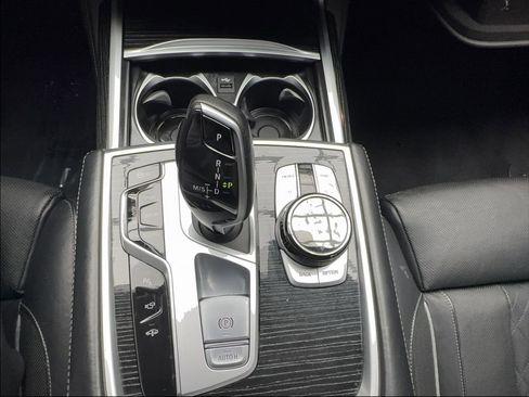 Used 2022 BMW 750i xDrive w/ Executive Package image 31