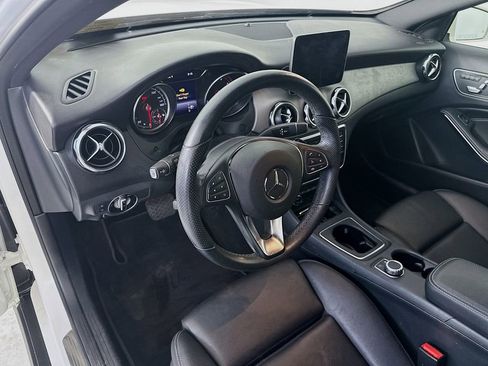 Used 2020 Mercedes-Benz GLA 250 w/ Premium Package image 29