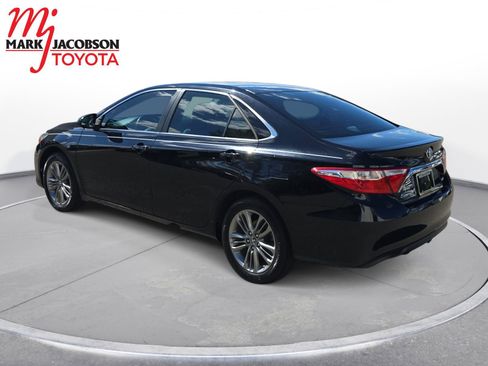 Used 2016 Toyota Camry SE image 7
