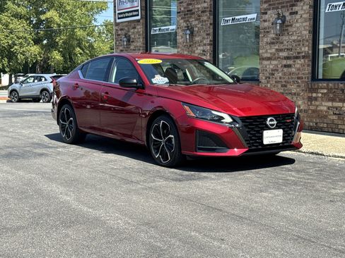 Used 2023 Nissan Altima 2.5 SR image 7