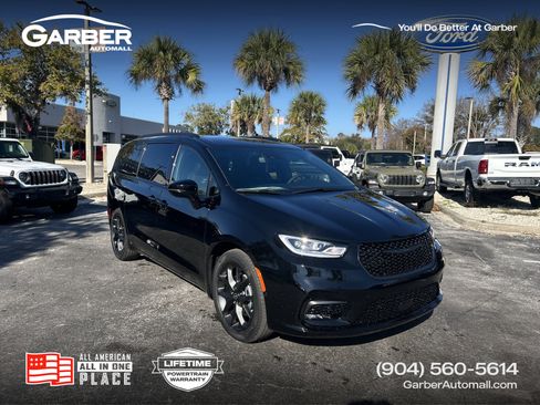 New 2026 Chrysler Pacifica Select w/ S Appearance Package image 1