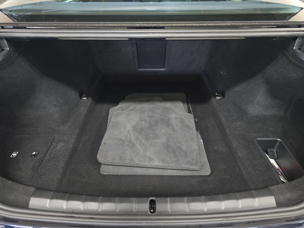 Certified 2023 BMW 760i xDrive AWD/4WD image 30