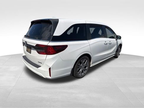 Used 2025 Honda Odyssey Touring image 7