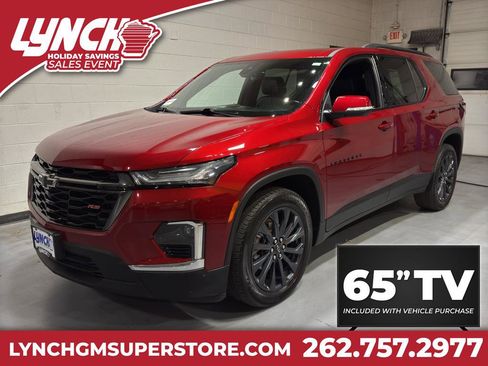 Used 2022 Chevrolet Traverse RS w/ LPO, Floor Liner Package image 1