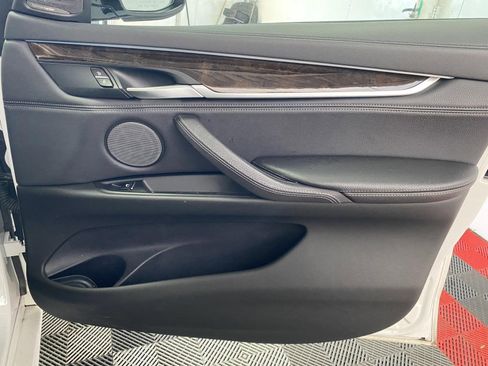 Used 2019 BMW X6 xDrive50i w/ M Sport Package image 7