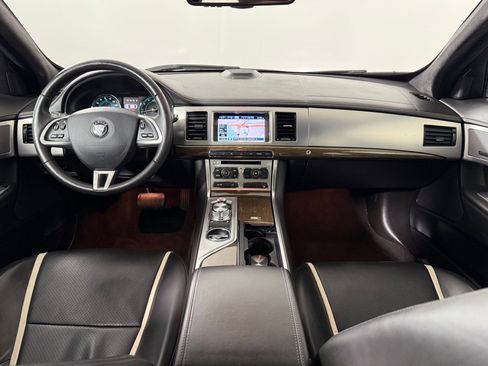 Used 2015 Jaguar XF Supercharged image 16