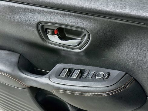 Certified 2025 Honda HR-V Sport image 21