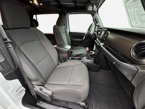 Certified 2020 Jeep Wrangler Sport image 30