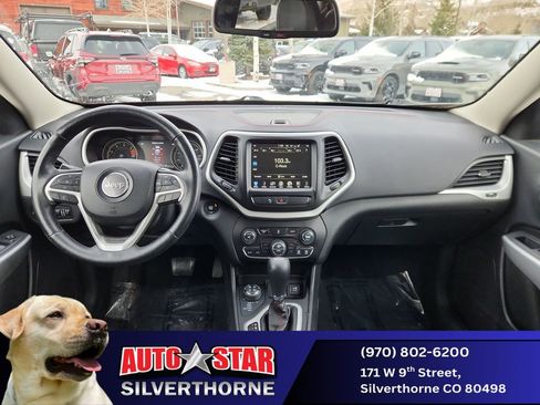 Used 2018 Jeep Cherokee Trailhawk w/ Cold Weather Group image 12