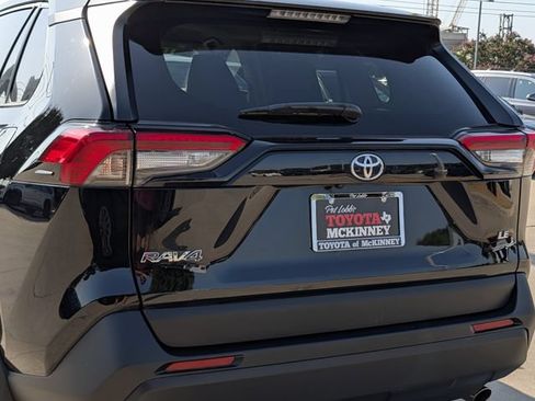Used 2025 Toyota RAV4 LE FWD image 9