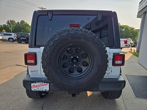 Used 2019 Jeep Wrangler Unlimited Sport S AWD/4WD image 9